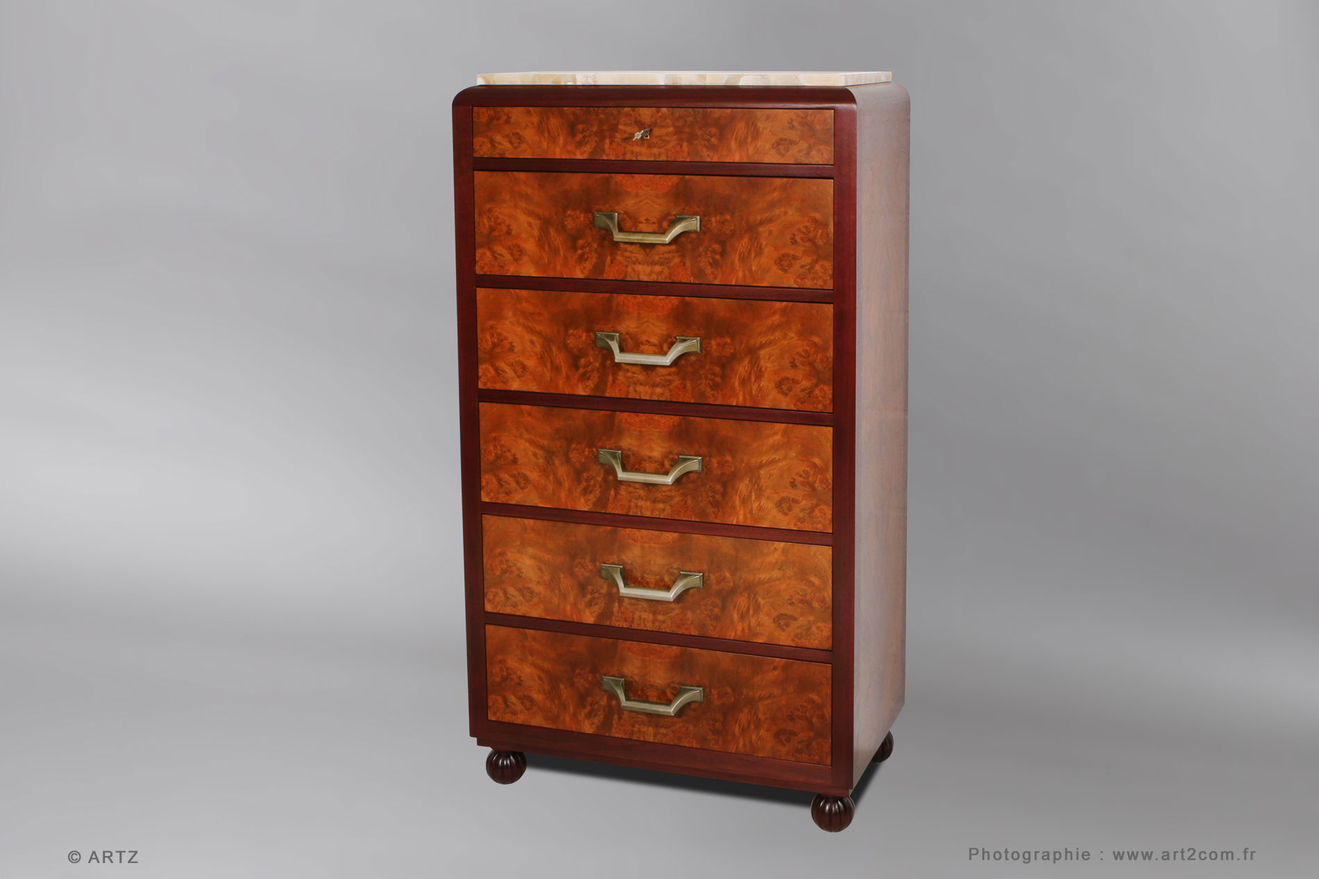 Chest of drawers